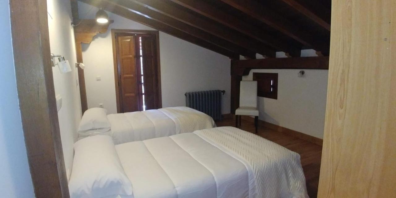Posada El Pozo Castañedo エクステリア 写真