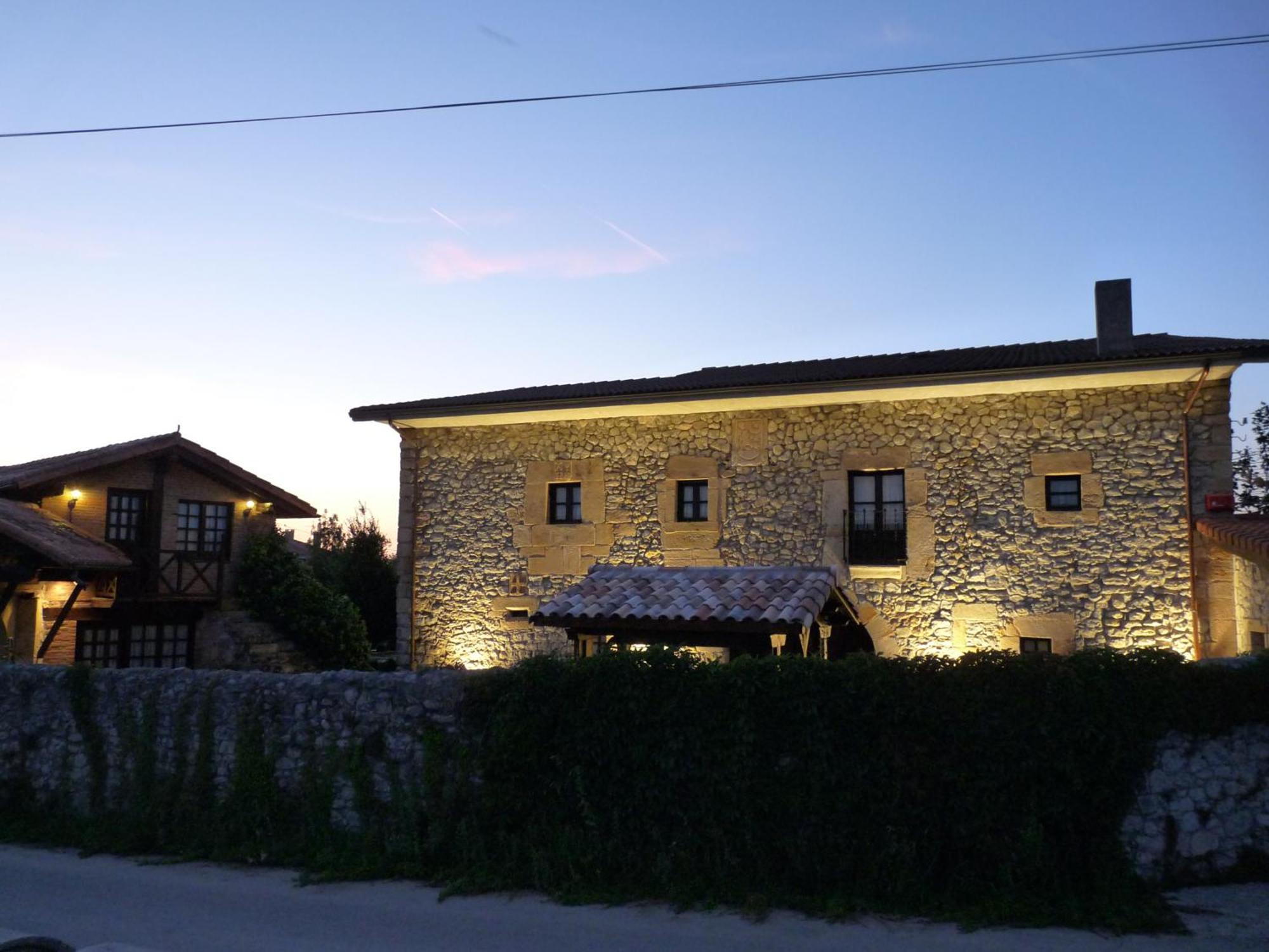 Posada El Pozo Castañedo エクステリア 写真